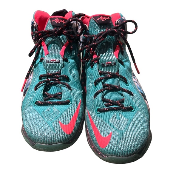 Nike LeBron XII 12 GS Emerald Green Christmas Akron Birch Sneakers Size 6.5Y. - Picture 3 of 7